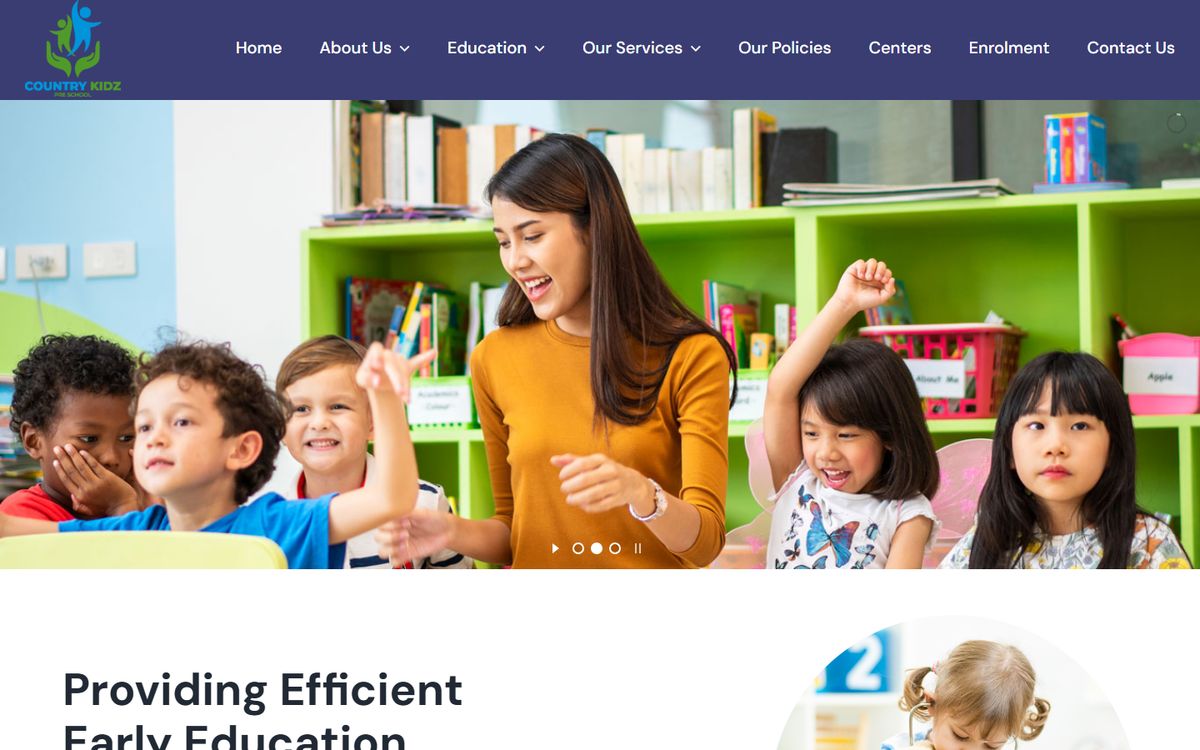 The Country Kidz Preschool website: an educator and smiling children in a bright classroom.